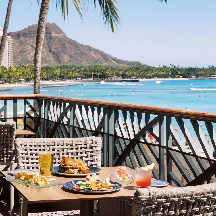 hula-grill-oahu-best-view-in-waikiki